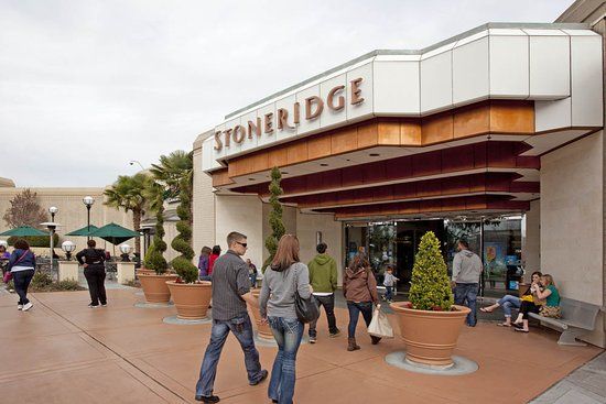 Stoneridge Mall Shopping Center